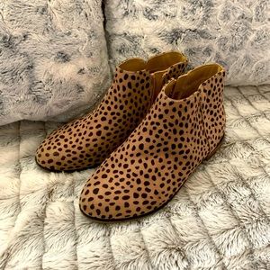 Cute girls animal print boots size 4